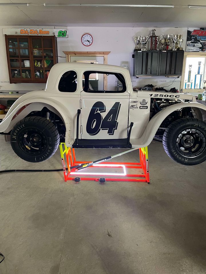 Legend Car Tall Boy Race Car Lift | Hubbco Racing Products